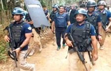 কুলাউড়ায় ‘জঙ্গি আস্তানা’ থেকে বিস্ফোরকসহ আটক ১৩