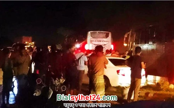 রাস্তা পেরোনোর সময় প্রাইভেটকার চাপায় প্রাণ গেলো মা-ছেলের