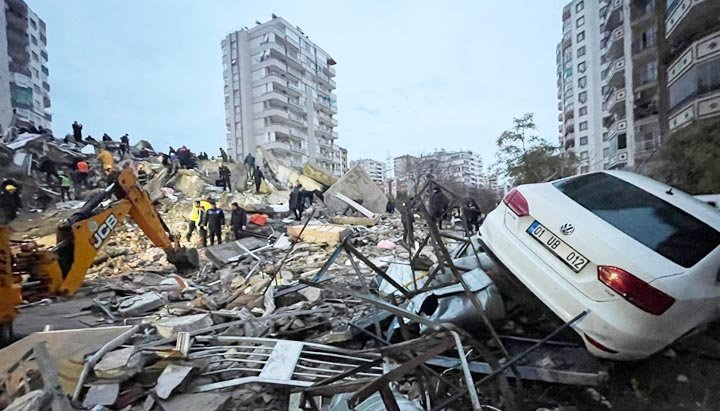 মরক্কোতে শক্তিশালী ভূমিকম্পে নিহত বেড়ে ৮২০