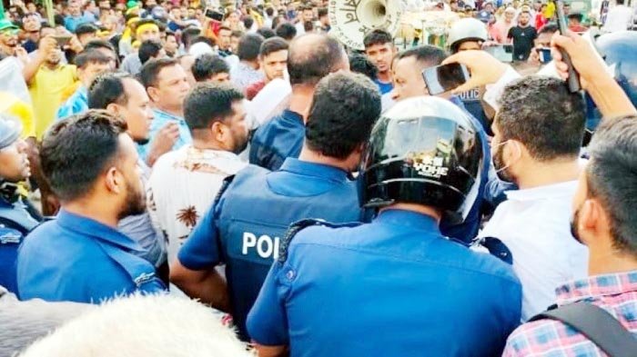 পুলিশের বাধায় জগন্নাথপুরে বিএনপির আনন্দ মিছিল পরবর্তী পথসভা পণ্ড