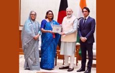 নরেন্দ্র মোদিকে সায়মা ওয়াজেদের স্যুভেনির উপহার