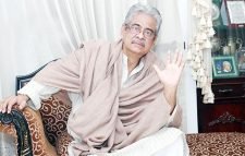 কিংবদন্তি গীতিকারের চলে যাওয়ার দিন আজ