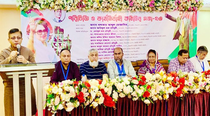 দেশকে সংকটমুক্ত করতে এই সরকারকে বিতাড়িত করতে হবে: মুক্তাদির