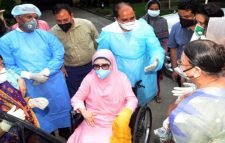 বিভিন্ন দেশের হাসপাতালে খোঁজ নিচ্ছে খালেদা জিয়ার পরিবার