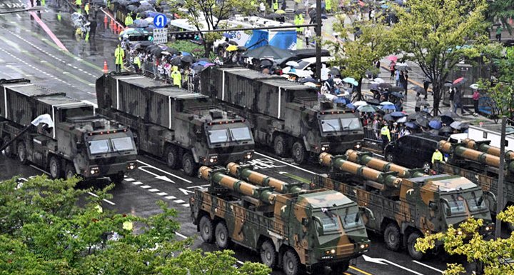 লন্ডনে সেনা মোতায়েন