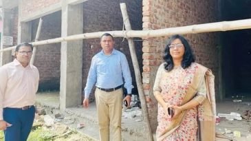 কালীবাড়িতে হিন্দু ধর্মীয় কল্যাণ ট্রাস্টের রায় অনুযায়ী মন্দির হচ্ছে