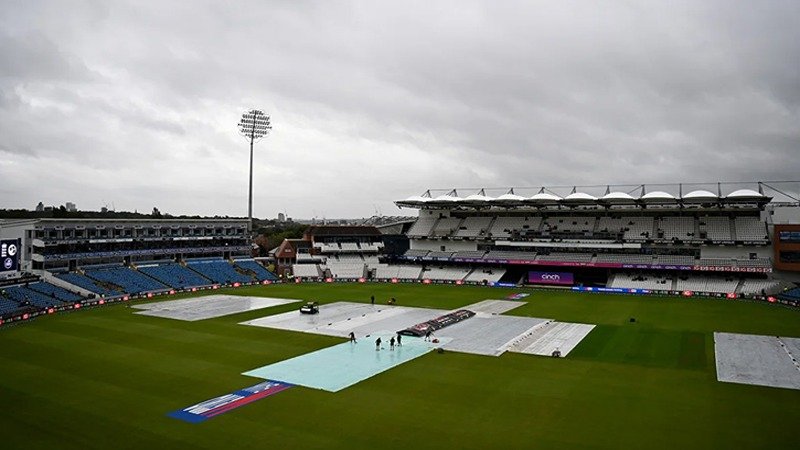 বৃষ্টিতে ভেসে গেল প্রথম ওয়ানডে