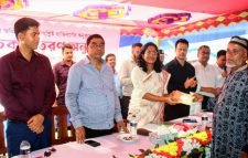 কুলাউড়ায় ভূমির ক্ষতিপূরণের ১৮টি চেক  বিতরণ