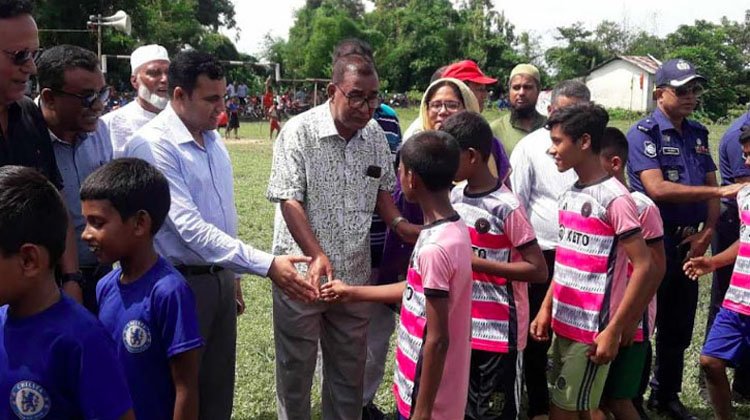 কমলগঞ্জে বঙ্গবন্ধু ও বঙ্গমাতা গোল্ডকাপ ফুটবল টুর্নামেন্ট এর উদ্বোধন