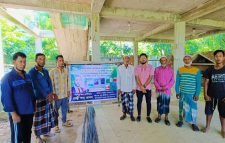 ইসলামিক নলেজ শমশেরনগর এর পক্ষ থেকে হাজ্বী শাহ্ আলম এর সহায়তায় আকবরপুর মসজিদে নির্মাণ সামগ্রী