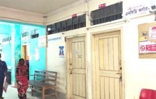 শ্রীমঙ্গল উপজেলা স্বাস্থ্য কমপ্লেক্সের বেহাল অবস্থা:চিকিৎসকদের কক্ষগুলোতে তালা ঝুলছে