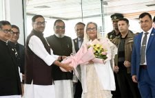 দেশে ফিরেছেন প্রধানমন্ত্রী