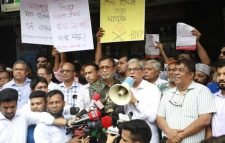 সরকার ডেঙ্গুর চেয়েও ভয়ংকর: ফখরুল