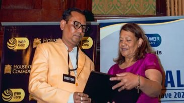 অশ্রুসিক্ত নয়নে তিনি বললেন, হাউস অফ কমন্স এ পুরস্কৃত হব তা স্বপ্নেও ভাবিনি: ঝাড়খণ্ডের প্রখ্যাত সমাজকর্মী লুৎফল হকের বিলেত জয়-