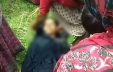 ট্রেনের ধাক্কায় মায়ের মৃত্যু, কোল থেকে ছিটকে প্রাণে বাঁচল শিশু