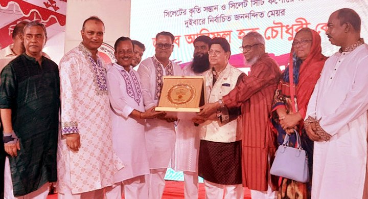 দুই মেয়াদে মেয়র আরিফুল হক চৌধুরী নগর উন্নয়নে সদা সচেষ্ট ছিলেন