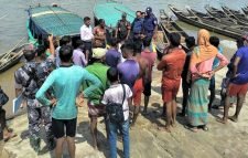 জাফলংয়ে ইসিএভুক্ত এলাকা থেকে বালু উত্তোলনের দায়ে ৫টি নৌকা জব্দ