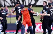 ডাচদের উড়িয়ে টানা দ্বিতীয় জয় নিউজিল্যান্ডের