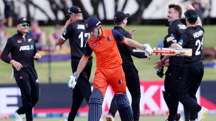 ডাচদের উড়িয়ে টানা দ্বিতীয় জয় নিউজিল্যান্ডের