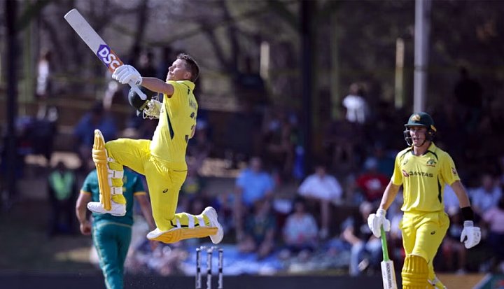 ৬৮৮ রানের ম্যাচে অস্ট্রেলিয়ার কাছে ১৪ রানে হার পাকিস্তানের