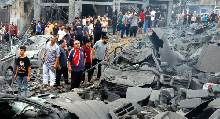 গাজায় বিমান হামলায় ১৮০০ মানুষের মৃত্যু