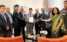 হিন্দুদের নিরাপত্তা নিশ্চিতে লন্ডনে পররাষ্ট্রমন্ত্রীর কাছে পিটিশন