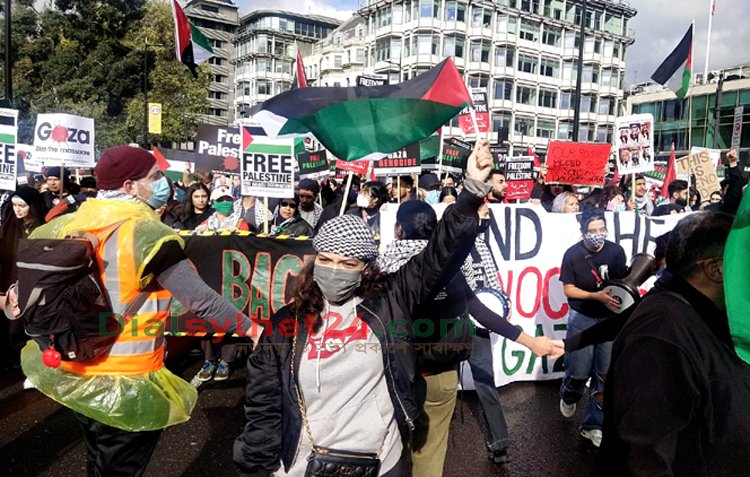 লন্ডনে ‘‘ ফ্রি ফ্রি প্যালেস্টাইন শ্লোগানে‘‘ মুখরিত লাখো মানুষের ঢল