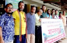 শ্রীমঙ্গলে আন্তঃনগর বিরতিহীন ট্রেনের দাবিতে মানববন্ধন