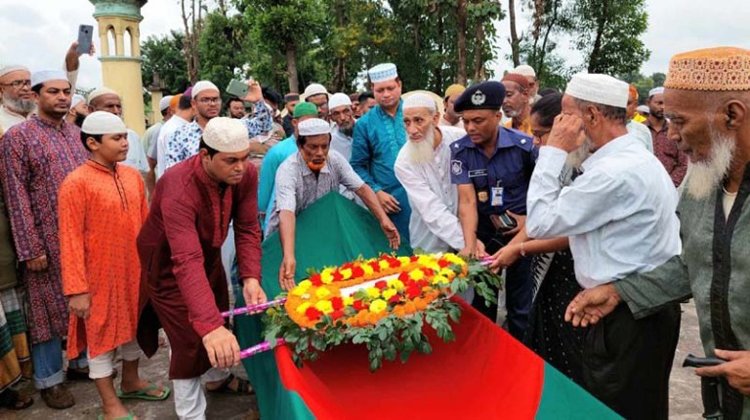 মানুষের ভালোবাসায় চির নিদ্রায় শায়িত হলেন বীর মুক্তিযোদ্ধা আব্দুল মালেক লেদু মিয়া