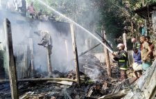 আগুনে পুড়লো ৬ পরিবারের বসতঘর