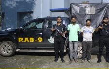 ২০০ বোতল ফেনসিডিল এবং ৯০ কেজি গাঁজাসহ ০২ জন মাদক ব্যবসায়ীকে গ্রেফতার করেছে র‌্যাব-৯