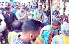 পূজায় যানজট নিরসনে ফুটপাত অবৈধ দখলমুক্ত করতে অভিযান