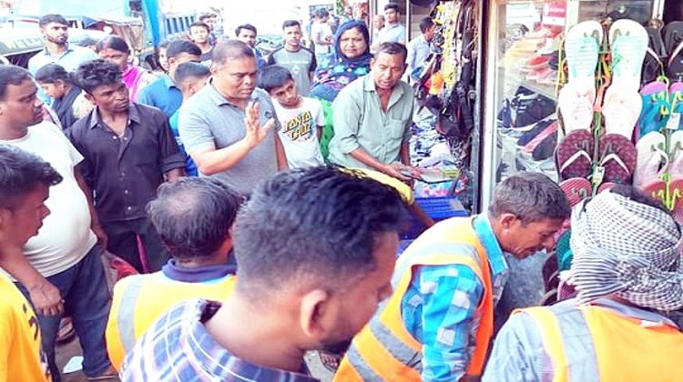 পূজায় যানজট নিরসনে ফুটপাত অবৈধ দখলমুক্ত করতে অভিযান