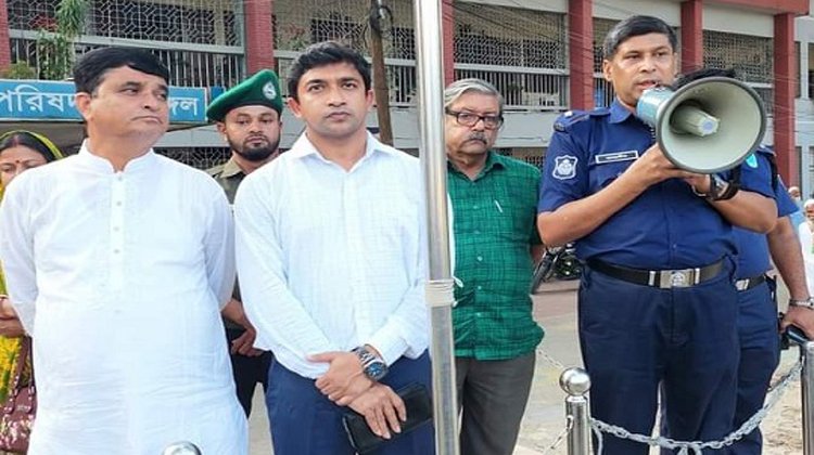 দুর্গাপূজা উপলক্ষে শ্রীমঙ্গল থানা পুলিশের ব্রিফিং প্যারেড