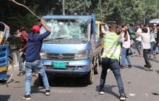 কাকরাইলে বিএনপি-আ`লীগের সংঘর্ষ