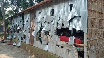 খুন, বাড়ি-ঘর ভাংচুর ও লুটপাট: মামলায় গণআসামী হওয়ার আতংকে গ্রামবাসী