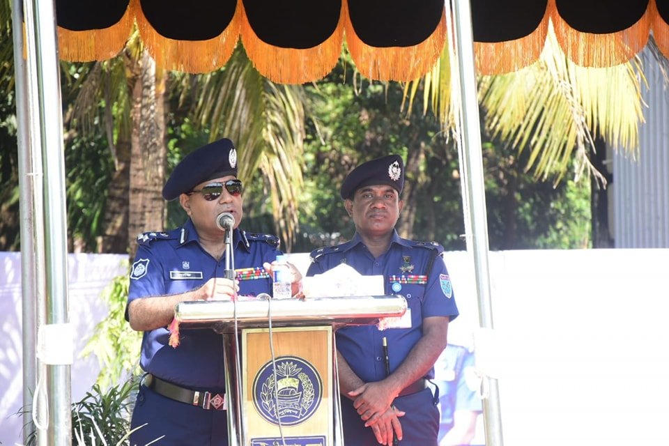 পুলিশ লাইন্স ও রিজার্ভ অফিস পরিদর্শন করেন রেঞ্জ ডিআইজি শাহ মিজান শাফিউর রহমান  