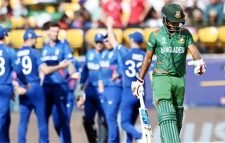 ব্যাট-বলে বিবর্ণ দিনে বাংলাদেশের ভরাডুবি