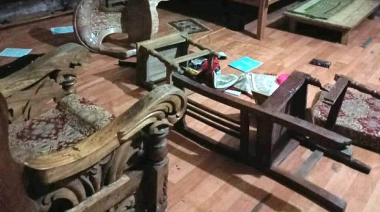 বড়লেখায় সাবেক শিবির নেতার বাড়িতে দুর্বৃত্তের হামলা-ভাংচুর, থানায় জিডি