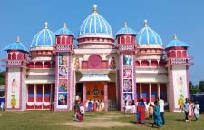 দৃষ্টিনন্দন সাজসজ্জায় দুর্গোৎসব শুরু