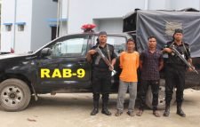 র‌্যাব-৯, সিলেট এর অভিযানে ৭৬ কেজি গাঁজা এবং ০২ বোতল বিদেশী মদসহ ০২ জন মাদক ব্যবসায়ী গ্রেফতার