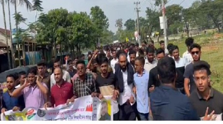 বড়লেখায় ছাত্রলীগের নবাগত শিক্ষার্থীদের স্বাগত জানিয়ে মিছিল সমাবেশ