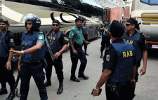 নিরাপত্তা চাদরে ঢাকা রাজধানী