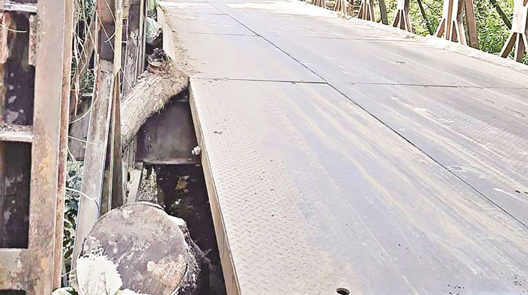 জুড়ীতে আঞ্চলিক মহাসড়কে বেইলি সেতুর বেহাল দশা