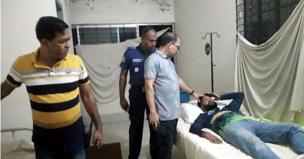 পুলিশের ওপর বিএনপির হামলা, আহত ৪