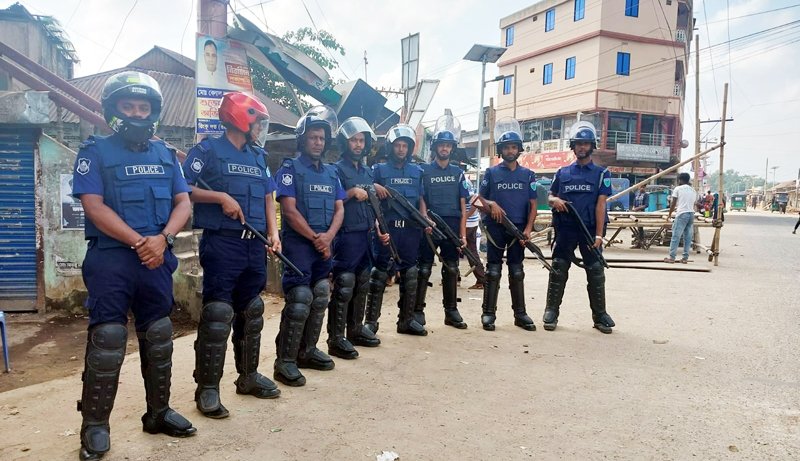 কমলগঞ্জে হরতালে সর্তক অবস্থানে পুলিশ