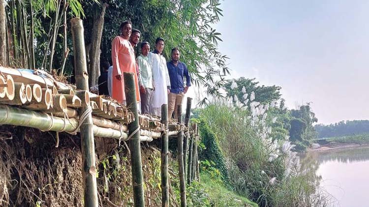 জুড়ীতে নদী ভাঙ্গনে বিলীন হচ্ছে বাড়ীঘর