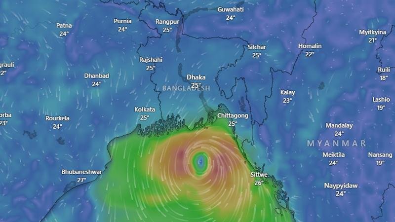 কক্সবাজারে আঘাত হেনেছে ঘূর্ণিঝড় ‘হামুন’