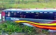 সিলেটে যাত্রীবাহী বাস খাদে পড়ে আহত ৫