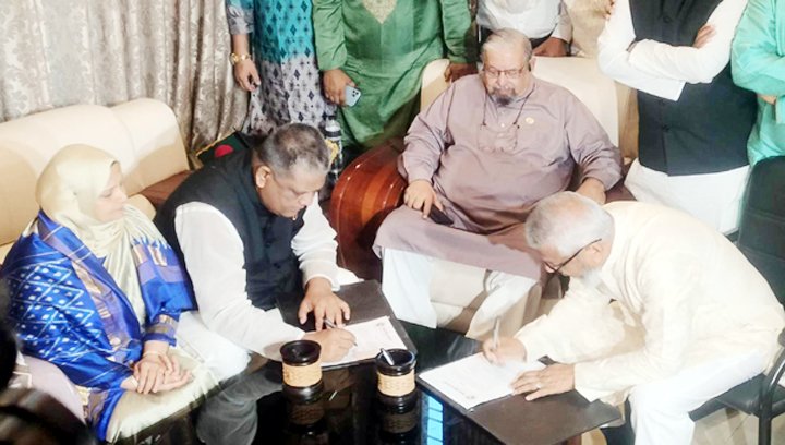 সিসিকের দায়িত্ব গ্রহণ করলেন আনোয়ারুজ্জামান চৌধুরী